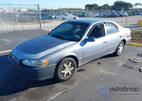 2000 Toyota Camry Ce z USA, uszkodzony, nr VIN 4T1BG22K0YU623472